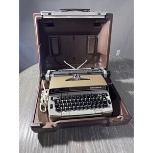 VTG SCM Smith Corona Electra 220 Automatic Electric Typewriter 1973 Tested Case